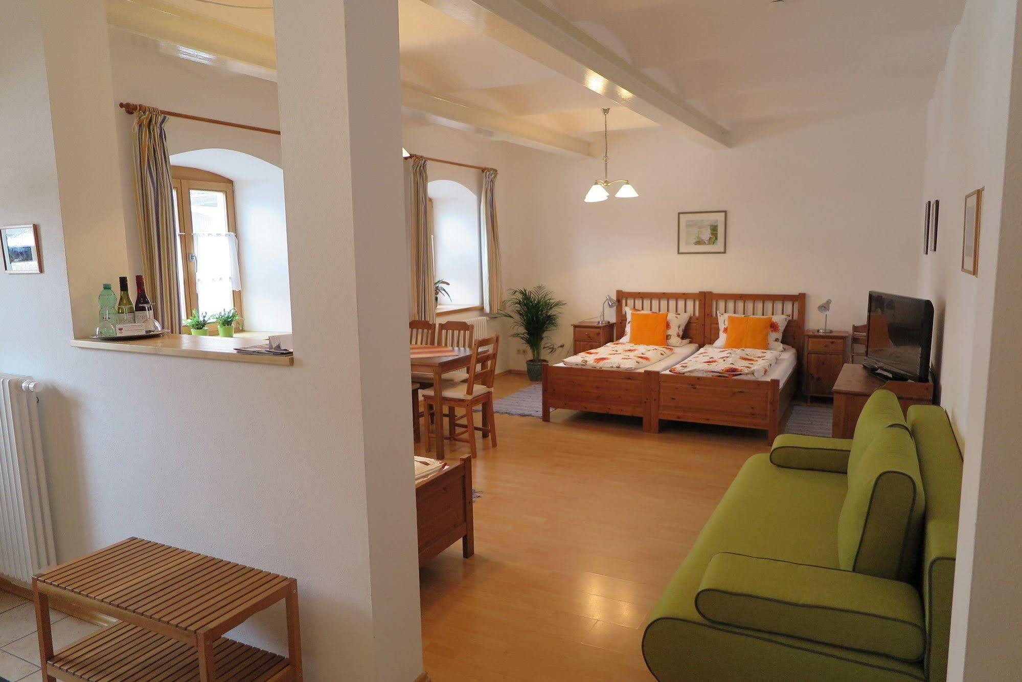 Pension Bernhardhof Otterfing Екстер'єр фото