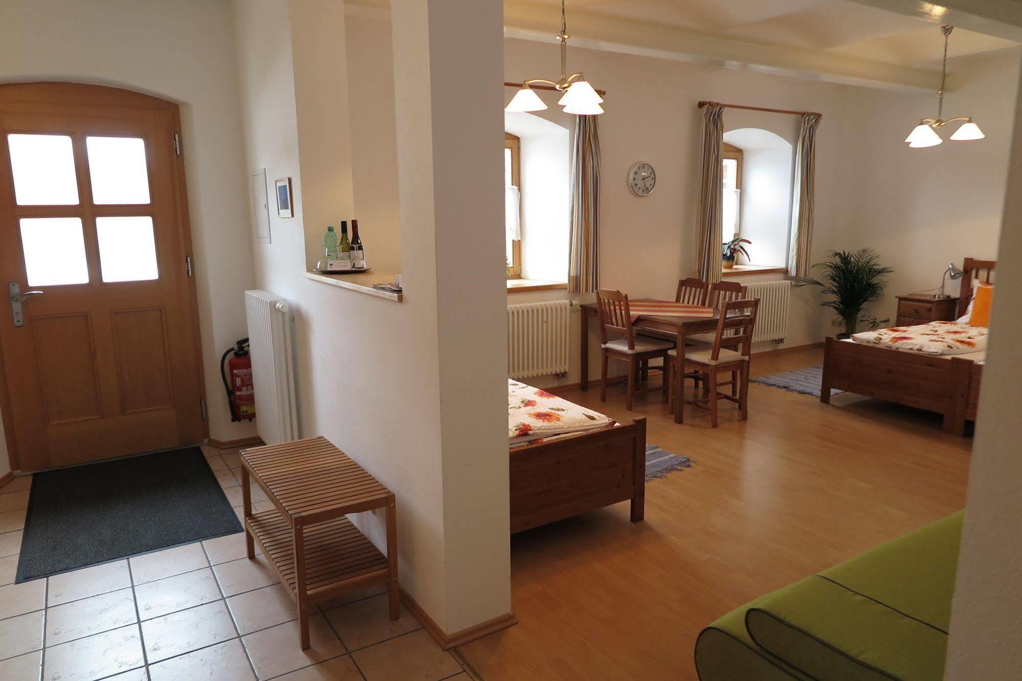 Pension Bernhardhof Otterfing Екстер'єр фото
