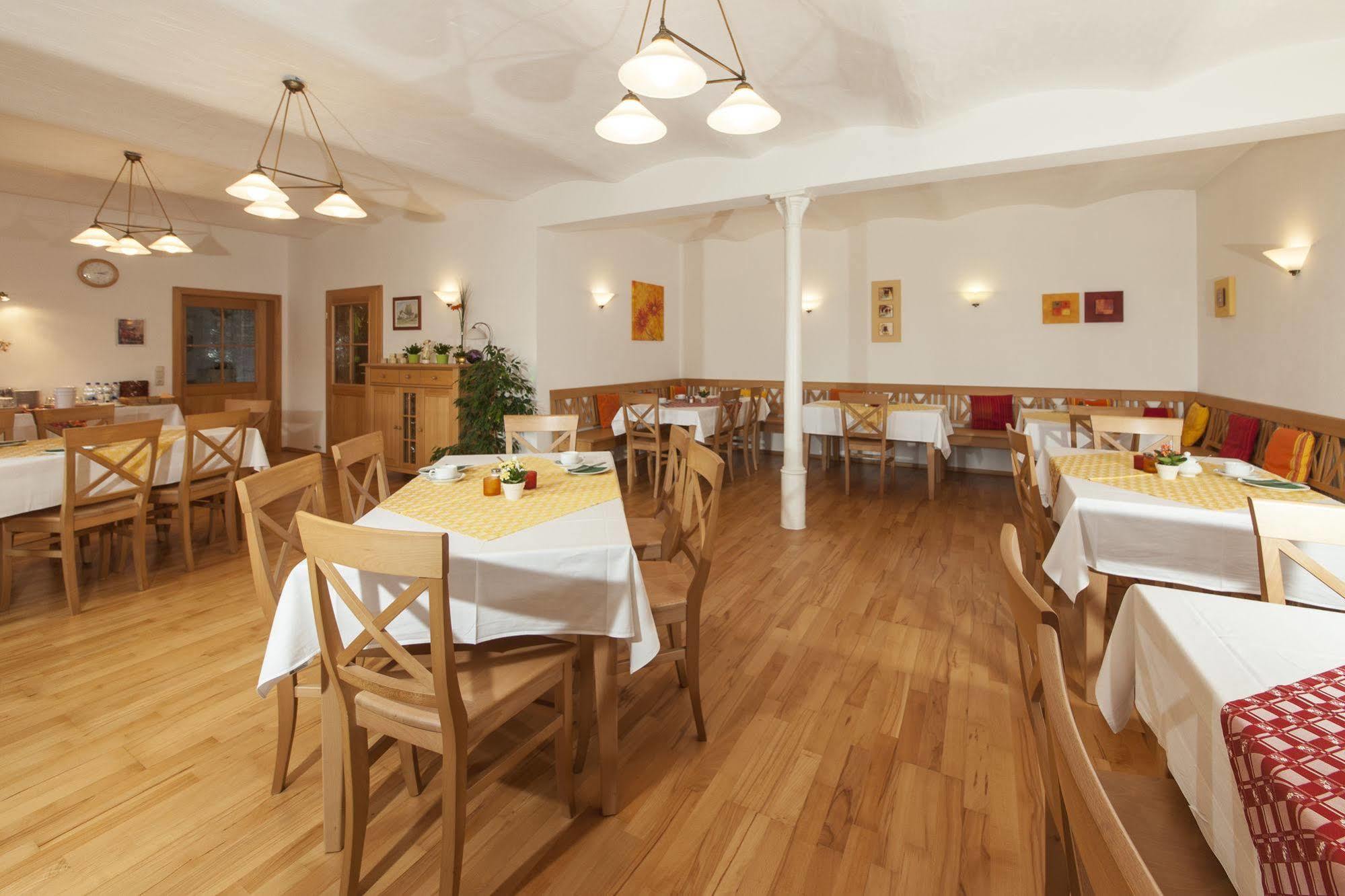 Pension Bernhardhof Otterfing Екстер'єр фото