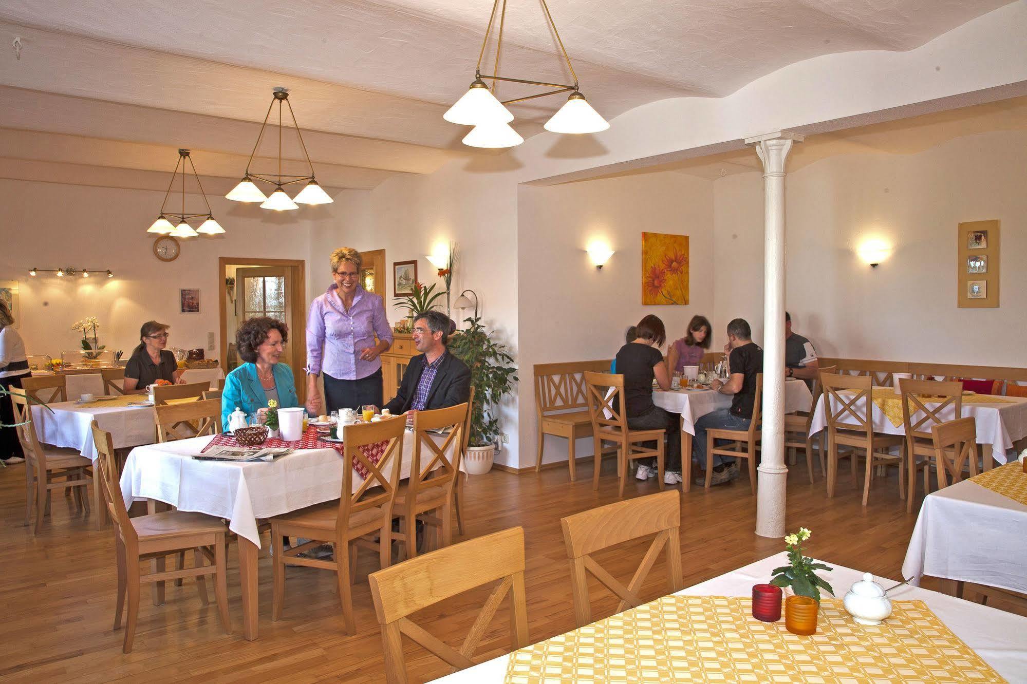 Pension Bernhardhof Otterfing Екстер'єр фото