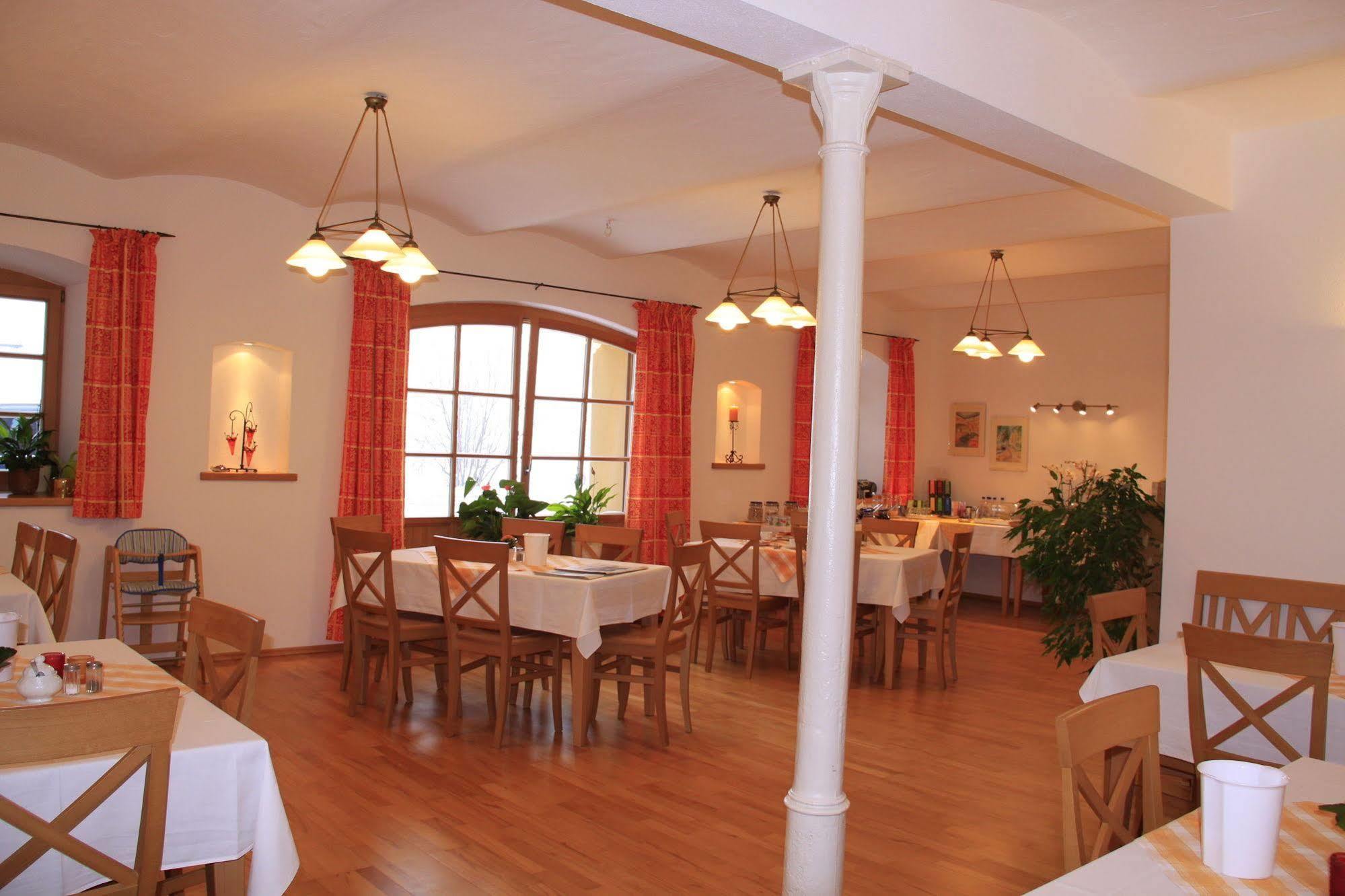 Pension Bernhardhof Otterfing Екстер'єр фото